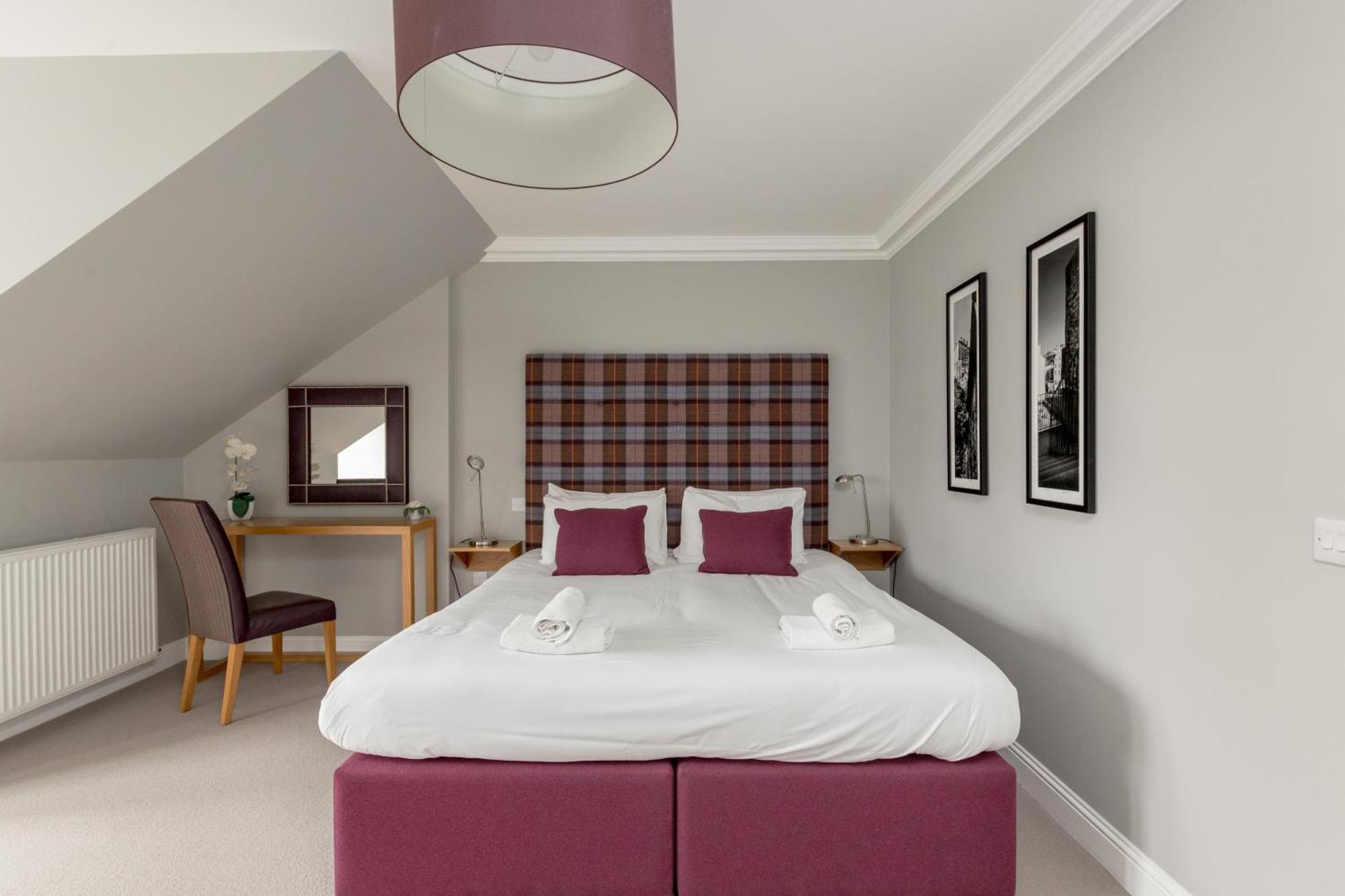 Destiny Scotland - Princes Street Residence Единбург Екстер'єр фото