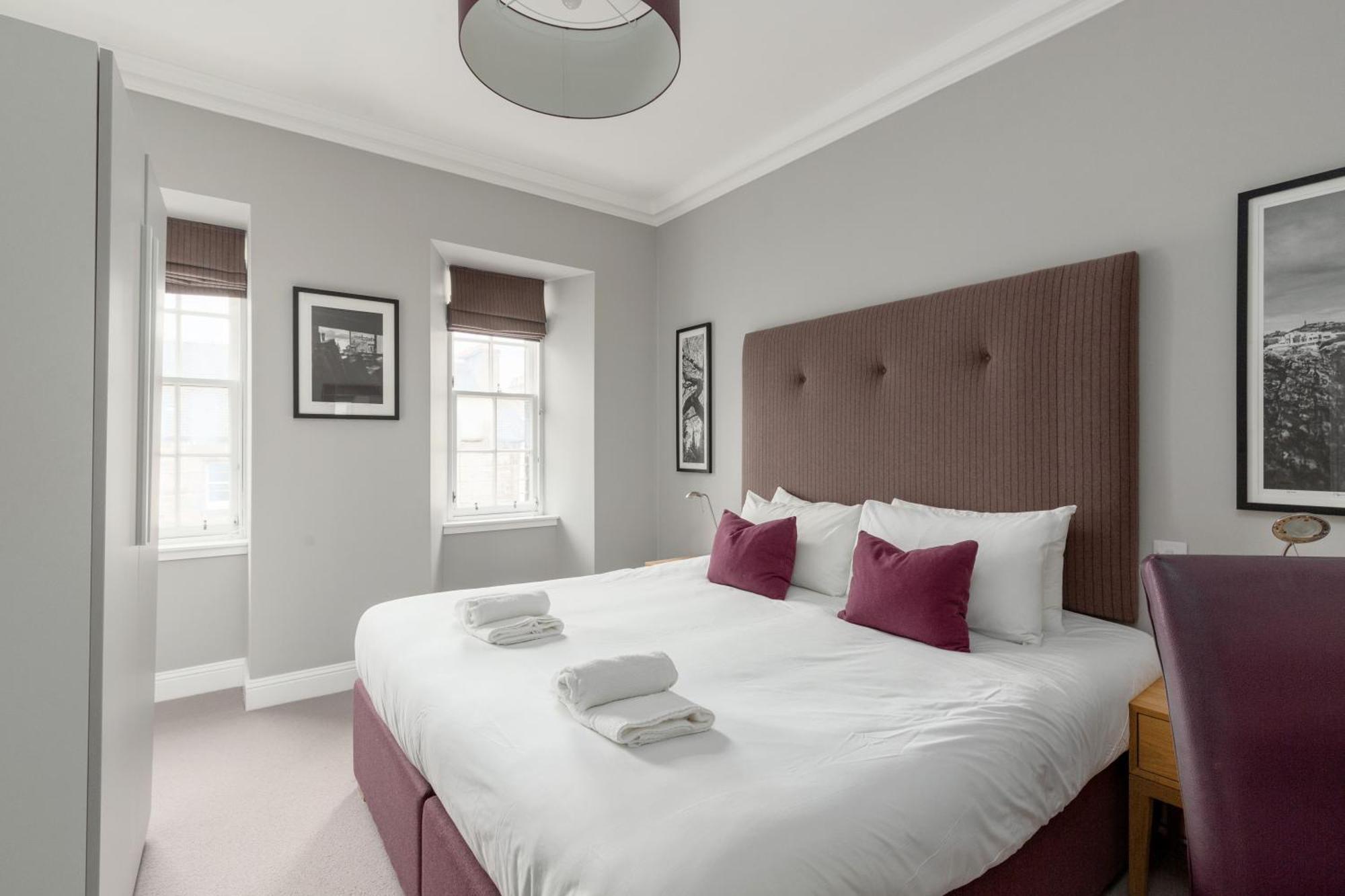 Destiny Scotland - Princes Street Residence Единбург Екстер'єр фото