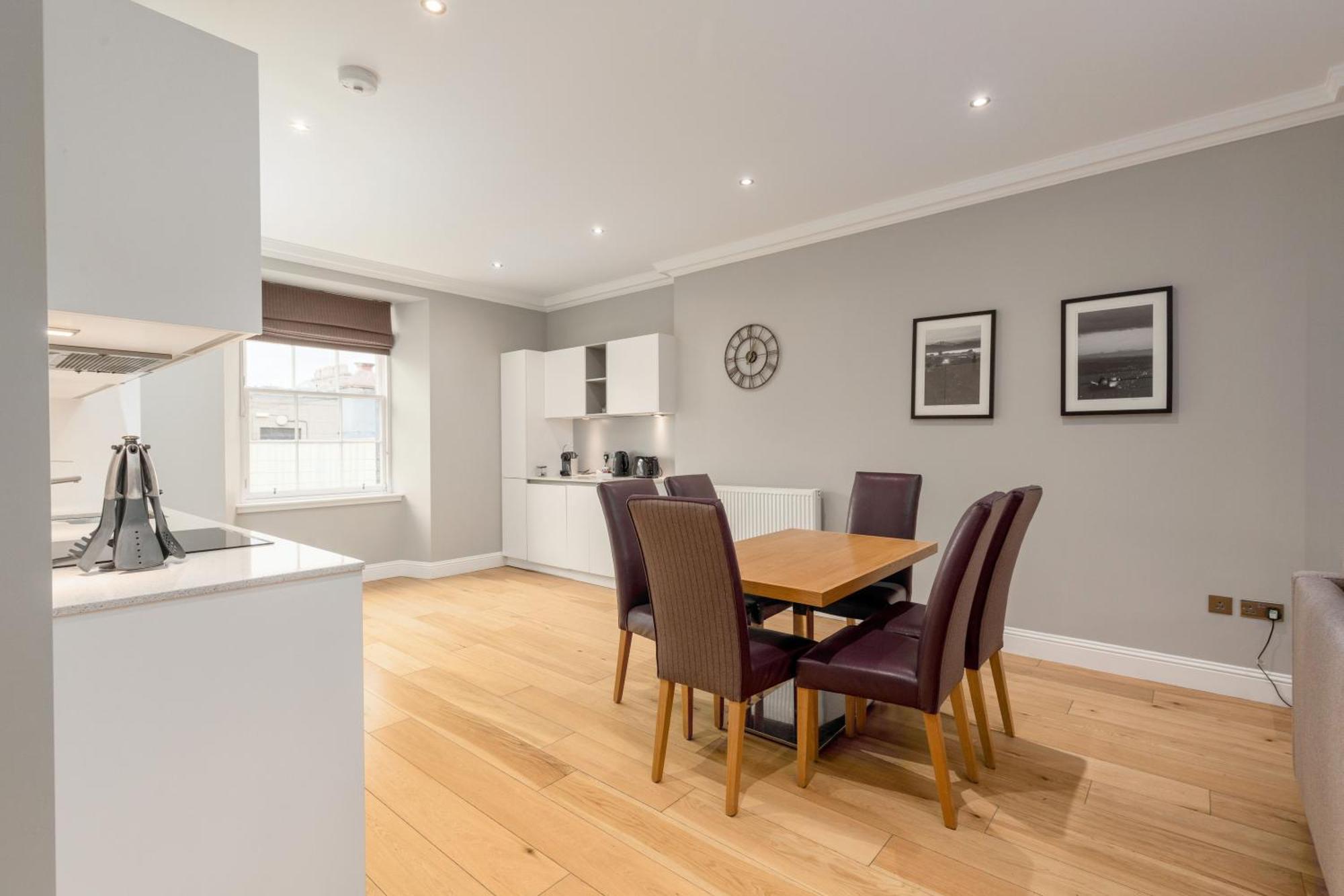 Destiny Scotland - Princes Street Residence Единбург Екстер'єр фото