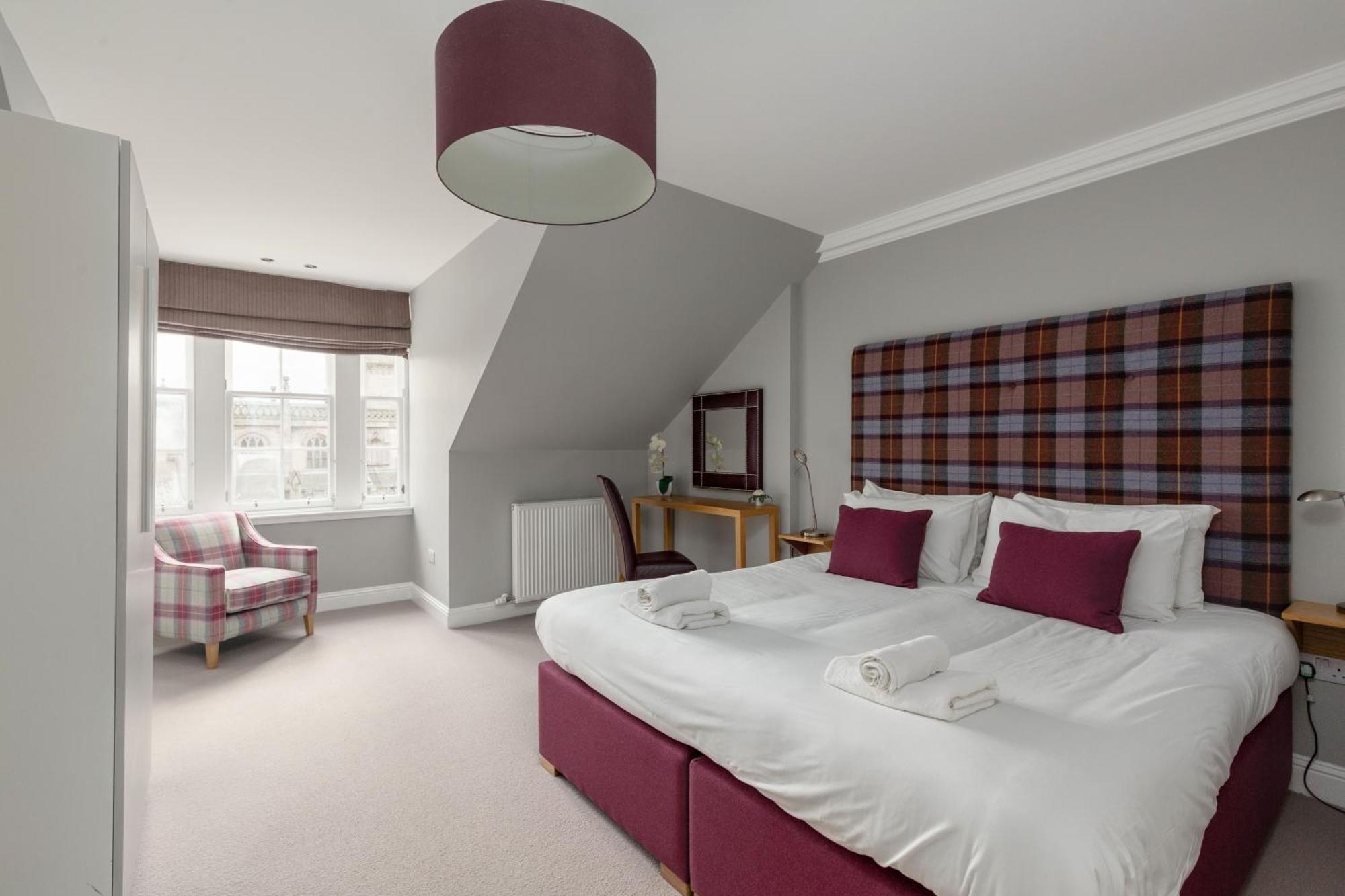 Destiny Scotland - Princes Street Residence Единбург Екстер'єр фото