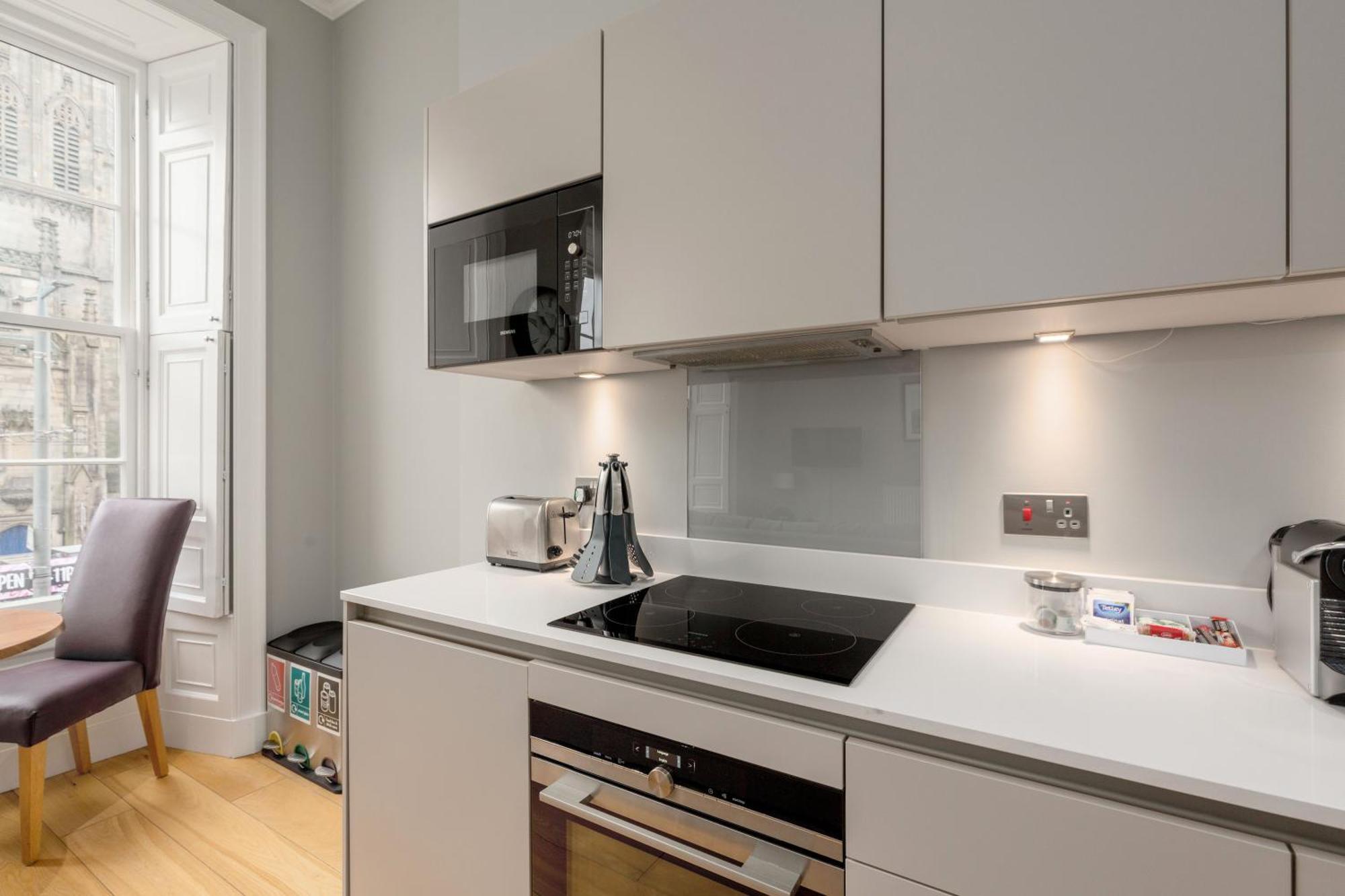 Destiny Scotland - Princes Street Residence Единбург Екстер'єр фото