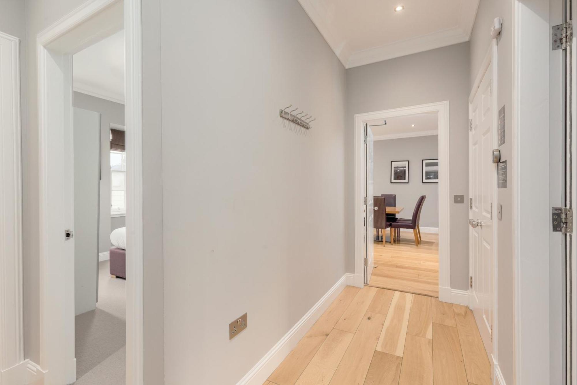 Destiny Scotland - Princes Street Residence Единбург Екстер'єр фото